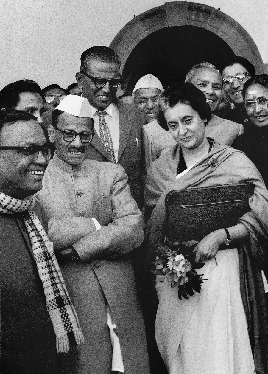 628 Raghu Rai, Power politics